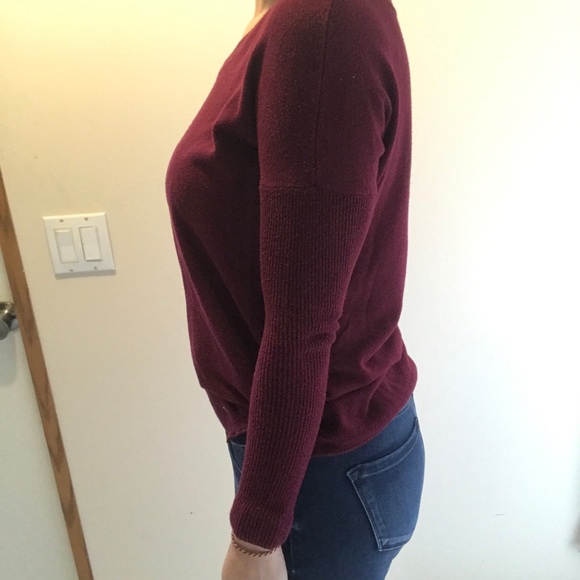 Maroon v-neck sweater - Picture 2 of 7